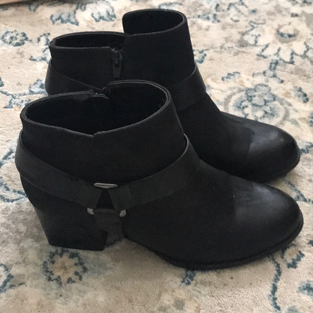 Black booties❤️